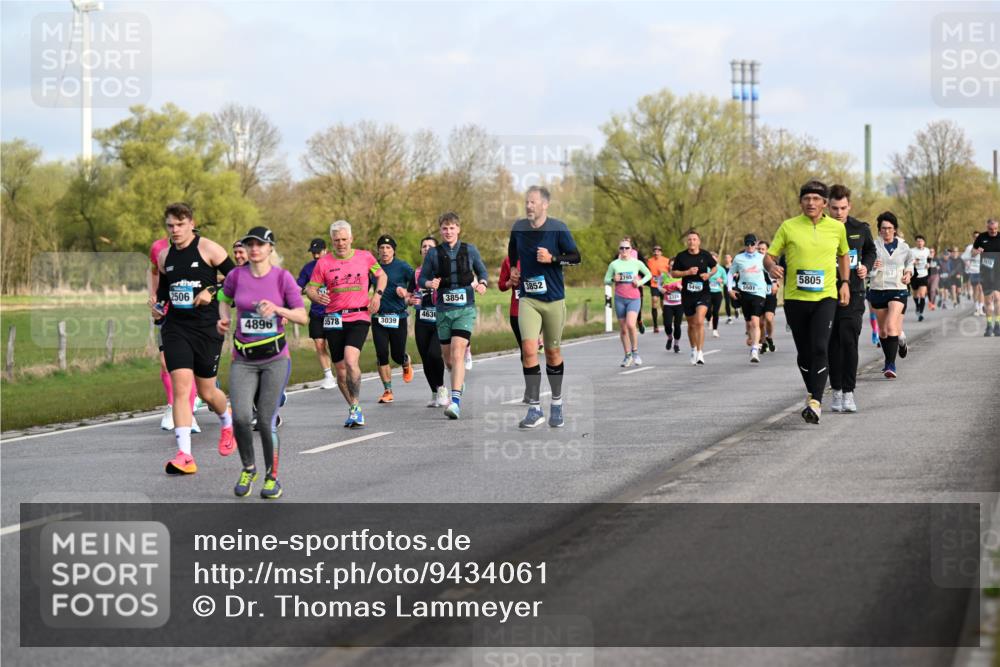 12.04.2026 - 45. Internationalen Wilhelmsburger Insellauf Dr. Thomas Lammeyer http://msf.ph/oto/9434061 12.04.2026 09:20:02 Laufen 2506, 7, 2795, 167, 3852, 5805, 5490, 5501, 3854, 4636, 4896, 5578, 3039 meine-sportfotos.de