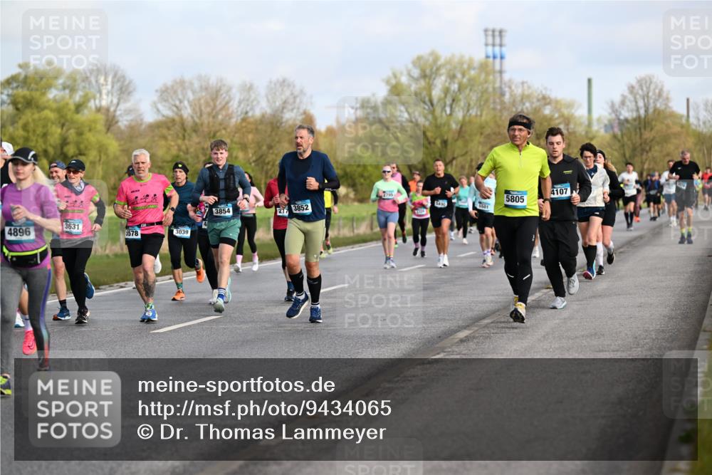 12.04.2026 - 45. Internationalen Wilhelmsburger Insellauf Dr. Thomas Lammeyer http://msf.ph/oto/9434065 12.04.2026 09:20:03 Laufen 3631, 4896, 5578, 3039, 2795, 4107, 5805, 3854, 217, 3852, 5490, 5501 meine-sportfotos.de