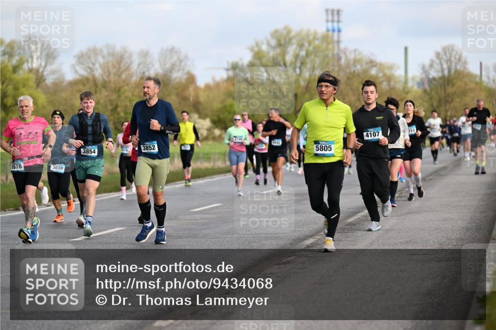12.04.2026 - 45. Internationalen Wilhelmsburger Insellauf Dr. Thomas Lammeyer http://msf.ph/oto/9434068 12.04.2026 09:20:04 Laufen 5578, 3039, 3854, 3852, 4107, 10, 5805 meine-sportfotos.de