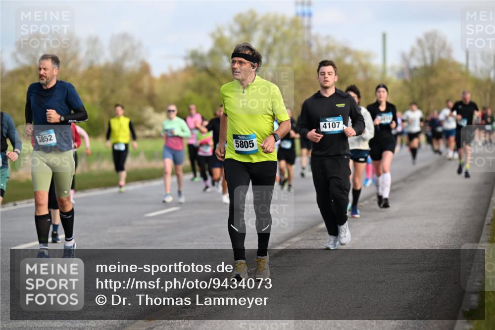 12.04.2026 - 45. Internationalen Wilhelmsburger Insellauf Dr. Thomas Lammeyer http://msf.ph/oto/9434073 12.04.2026 09:20:04 Laufen 3852, 3330, 5805, 4107 meine-sportfotos.de