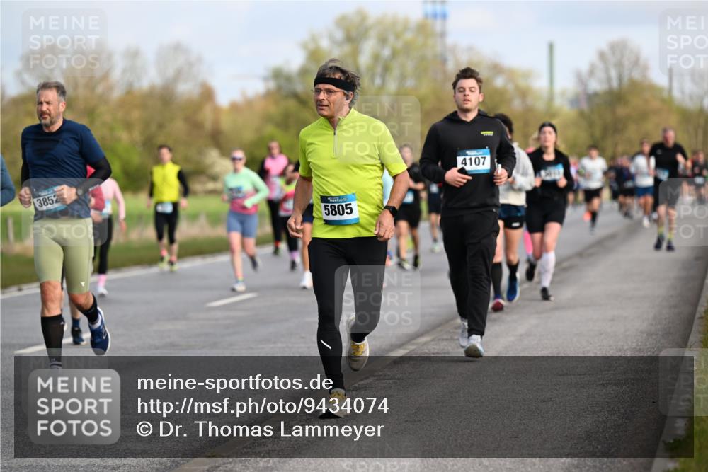 12.04.2026 - 45. Internationalen Wilhelmsburger Insellauf Dr. Thomas Lammeyer http://msf.ph/oto/9434074 12.04.2026 09:20:05 Laufen 3852, 5805, 4107 meine-sportfotos.de