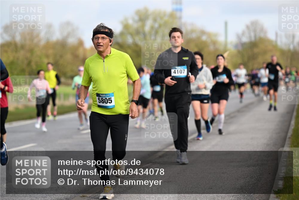12.04.2026 - 45. Internationalen Wilhelmsburger Insellauf Dr. Thomas Lammeyer http://msf.ph/oto/9434078 12.04.2026 09:20:05 Laufen 5805, 4107 meine-sportfotos.de