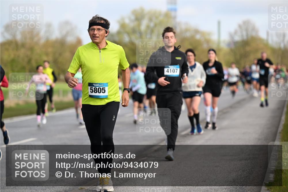12.04.2026 - 45. Internationalen Wilhelmsburger Insellauf Dr. Thomas Lammeyer http://msf.ph/oto/9434079 12.04.2026 09:20:05 Laufen 5805, 4107 meine-sportfotos.de