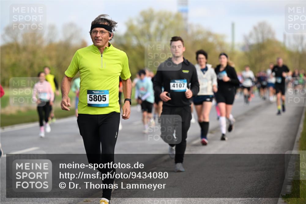 12.04.2026 - 45. Internationalen Wilhelmsburger Insellauf Dr. Thomas Lammeyer http://msf.ph/oto/9434080 12.04.2026 09:20:06 Laufen 5805, 4107 meine-sportfotos.de