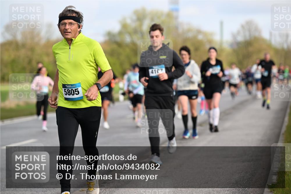 12.04.2026 - 45. Internationalen Wilhelmsburger Insellauf Dr. Thomas Lammeyer http://msf.ph/oto/9434082 12.04.2026 09:20:06 Laufen 5805, 4167 meine-sportfotos.de