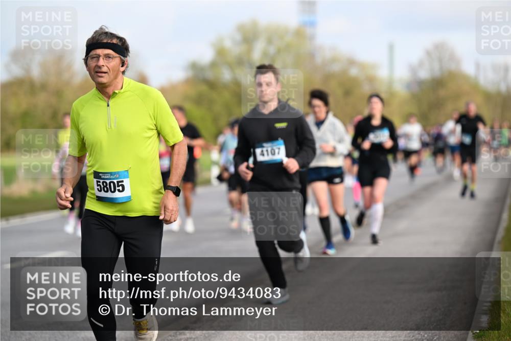 12.04.2026 - 45. Internationalen Wilhelmsburger Insellauf Dr. Thomas Lammeyer http://msf.ph/oto/9434083 12.04.2026 09:20:06 Laufen 5805, 4107 meine-sportfotos.de