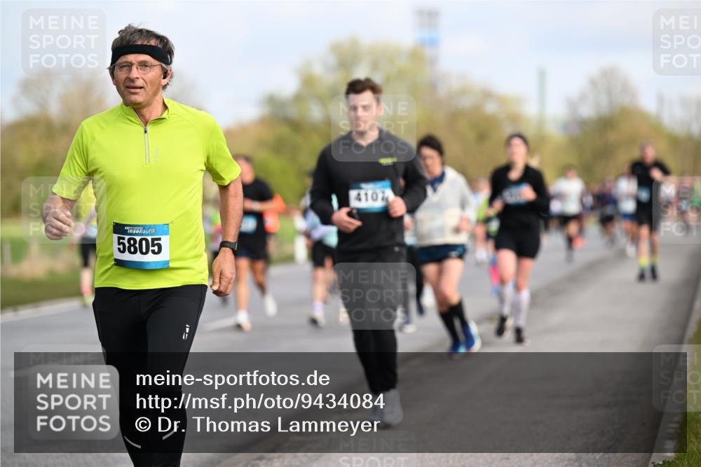 12.04.2026 - 45. Internationalen Wilhelmsburger Insellauf Dr. Thomas Lammeyer http://msf.ph/oto/9434084 12.04.2026 09:20:06 Laufen 5805, 4107 meine-sportfotos.de