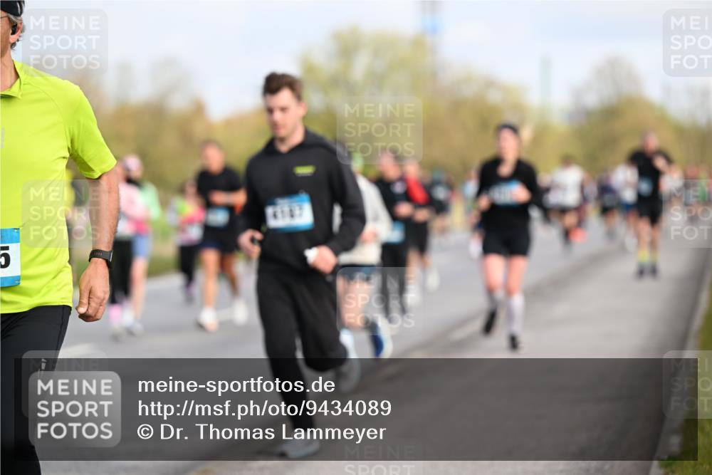 12.04.2026 - 45. Internationalen Wilhelmsburger Insellauf Dr. Thomas Lammeyer http://msf.ph/oto/9434089 12.04.2026 09:20:07 Laufen 4187 meine-sportfotos.de