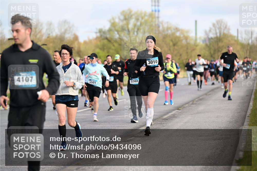 12.04.2026 - 45. Internationalen Wilhelmsburger Insellauf Dr. Thomas Lammeyer http://msf.ph/oto/9434096 12.04.2026 09:20:08 Laufen 4107, 5501, 5562, 3010 meine-sportfotos.de