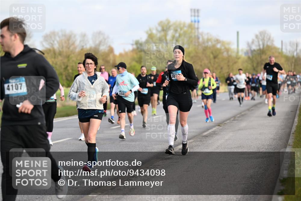 12.04.2026 - 45. Internationalen Wilhelmsburger Insellauf Dr. Thomas Lammeyer http://msf.ph/oto/9434098 12.04.2026 09:20:08 Laufen 4107, 67, 550, 30 meine-sportfotos.de