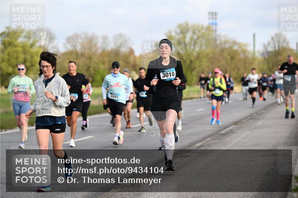 12.04.2026 - 45. Internationalen Wilhelmsburger Insellauf Dr. Thomas Lammeyer http://msf.ph/oto/9434104 12.04.2026 09:20:09 Laufen 2795, 5501, 3010 meine-sportfotos.de