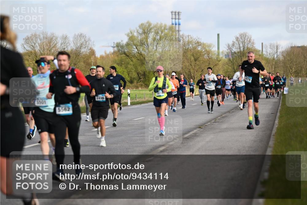 12.04.2026 - 45. Internationalen Wilhelmsburger Insellauf Dr. Thomas Lammeyer http://msf.ph/oto/9434114 12.04.2026 09:20:11 Laufen 5501, 556, 2496, 988, 3118, 4689, 4331, 4530, 7878 meine-sportfotos.de