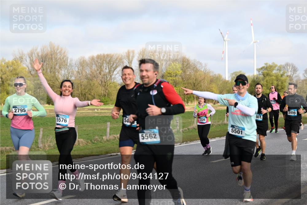 12.04.2026 - 45. Internationalen Wilhelmsburger Insellauf Dr. Thomas Lammeyer http://msf.ph/oto/9434127 12.04.2026 09:20:14 Laufen 2795, 54, 5576, 5562, 3326, 5501, 903, 3178, 2496 meine-sportfotos.de