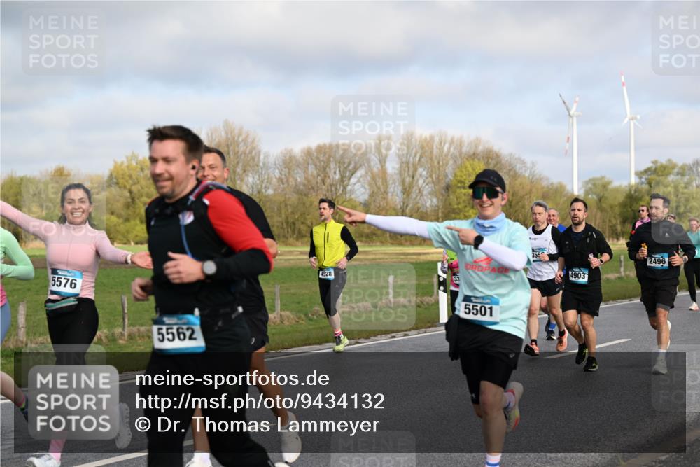 12.04.2026 - 45. Internationalen Wilhelmsburger Insellauf Dr. Thomas Lammeyer http://msf.ph/oto/9434132 12.04.2026 09:20:15 Laufen 5576, 5562, 4928, 33, 5501, 355, 4903, 2496 meine-sportfotos.de