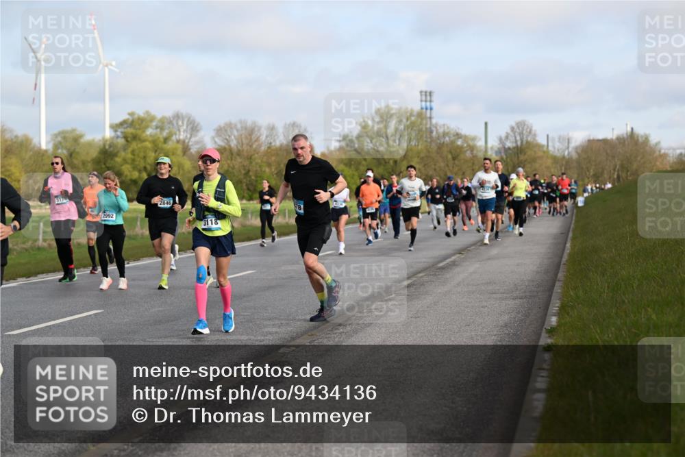 12.04.2026 - 45. Internationalen Wilhelmsburger Insellauf Dr. Thomas Lammeyer http://msf.ph/oto/9434136 12.04.2026 09:20:16 Laufen 3178, 2992, 2846, 4336, 3118 meine-sportfotos.de