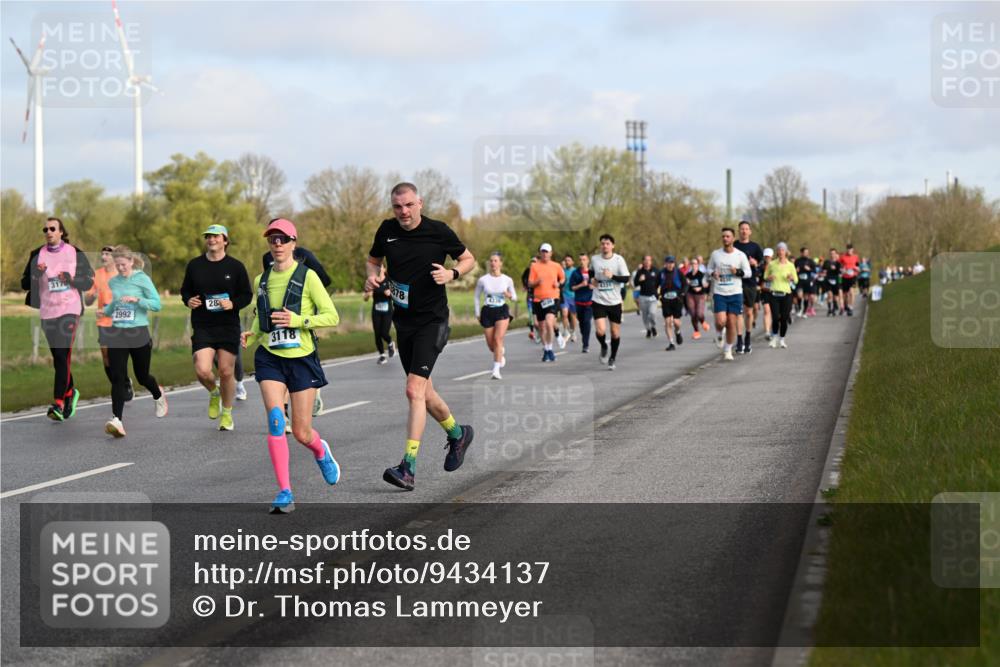 12.04.2026 - 45. Internationalen Wilhelmsburger Insellauf Dr. Thomas Lammeyer http://msf.ph/oto/9434137 12.04.2026 09:20:16 Laufen 3178, 2992, 28, 3118, 78 meine-sportfotos.de