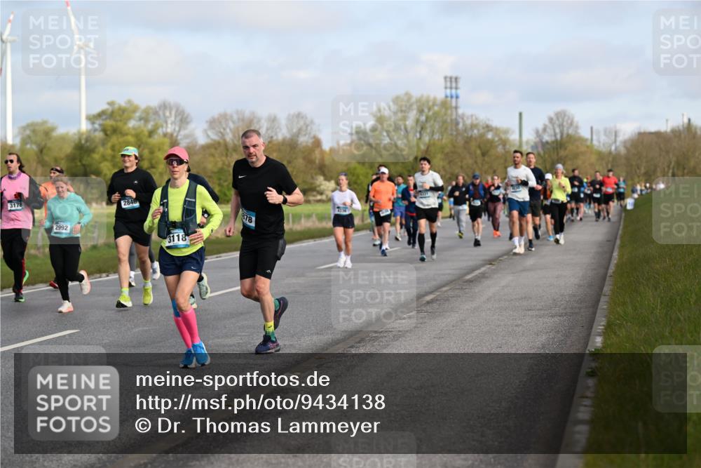 12.04.2026 - 45. Internationalen Wilhelmsburger Insellauf Dr. Thomas Lammeyer http://msf.ph/oto/9434138 12.04.2026 09:20:16 Laufen 3178, 2992, 2846, 78, 3118 meine-sportfotos.de