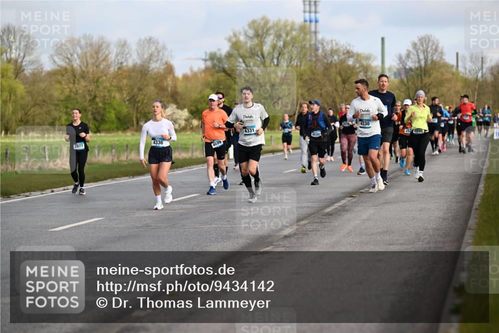 12.04.2026 - 45. Internationalen Wilhelmsburger Insellauf Dr. Thomas Lammeyer http://msf.ph/oto/9434142 12.04.2026 09:20:17 Laufen 4331, 4330, 2977, 4336, 4689, 4030, 252, 2895 meine-sportfotos.de