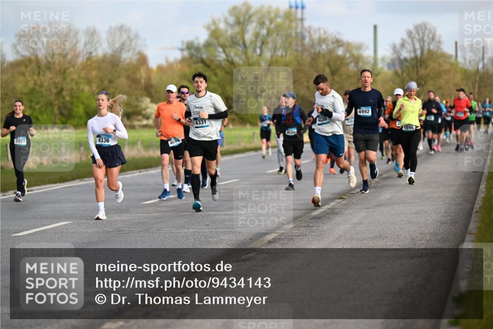12.04.2026 - 45. Internationalen Wilhelmsburger Insellauf Dr. Thomas Lammeyer http://msf.ph/oto/9434143 12.04.2026 09:20:18 Laufen 2977, 4336, 4689, 4331, 4030, 4330, 346, 4992, 2895 meine-sportfotos.de