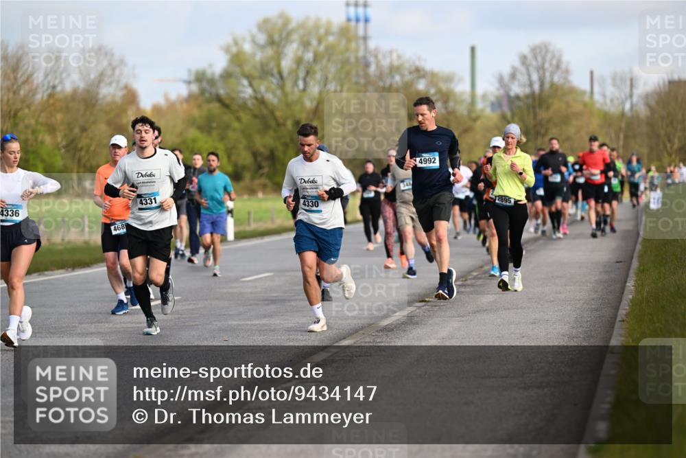 12.04.2026 - 45. Internationalen Wilhelmsburger Insellauf Dr. Thomas Lammeyer http://msf.ph/oto/9434147 12.04.2026 09:20:19 Laufen 4336, 468, 4331, 4330, 4992, 2895 meine-sportfotos.de