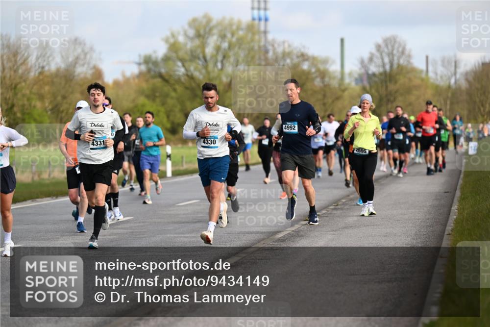 12.04.2026 - 45. Internationalen Wilhelmsburger Insellauf Dr. Thomas Lammeyer http://msf.ph/oto/9434149 12.04.2026 09:20:19 Laufen 4992, 4331, 4330, 2895 meine-sportfotos.de