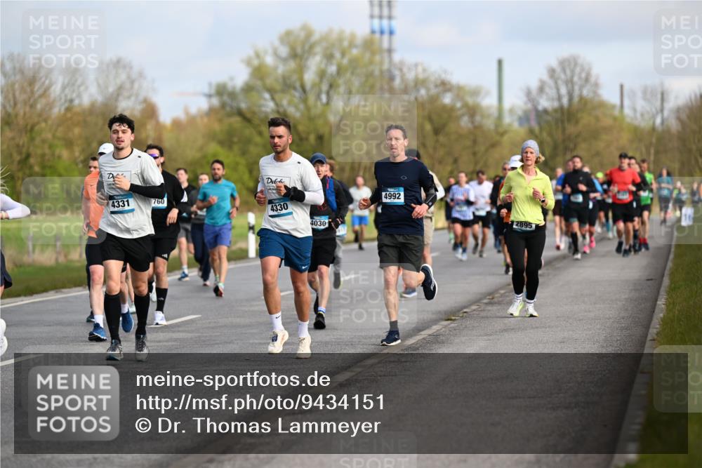 12.04.2026 - 45. Internationalen Wilhelmsburger Insellauf Dr. Thomas Lammeyer http://msf.ph/oto/9434151 12.04.2026 09:20:19 Laufen 4331, 760, 4330, 4030, 4992, 2895 meine-sportfotos.de