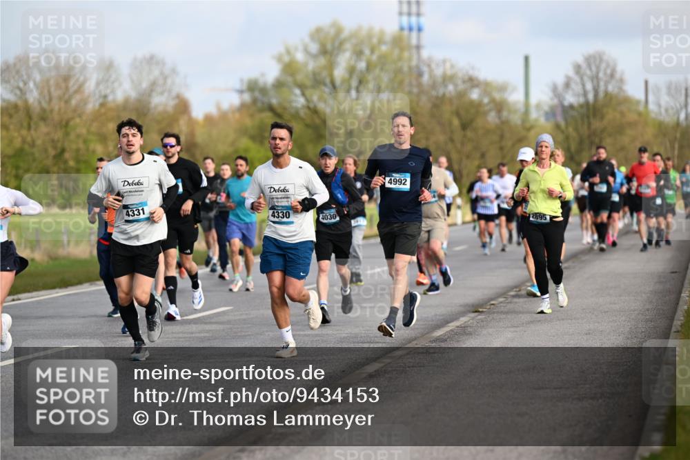 12.04.2026 - 45. Internationalen Wilhelmsburger Insellauf Dr. Thomas Lammeyer http://msf.ph/oto/9434153 12.04.2026 09:20:19 Laufen 4331, 4330, 4030, 4992, 2895 meine-sportfotos.de