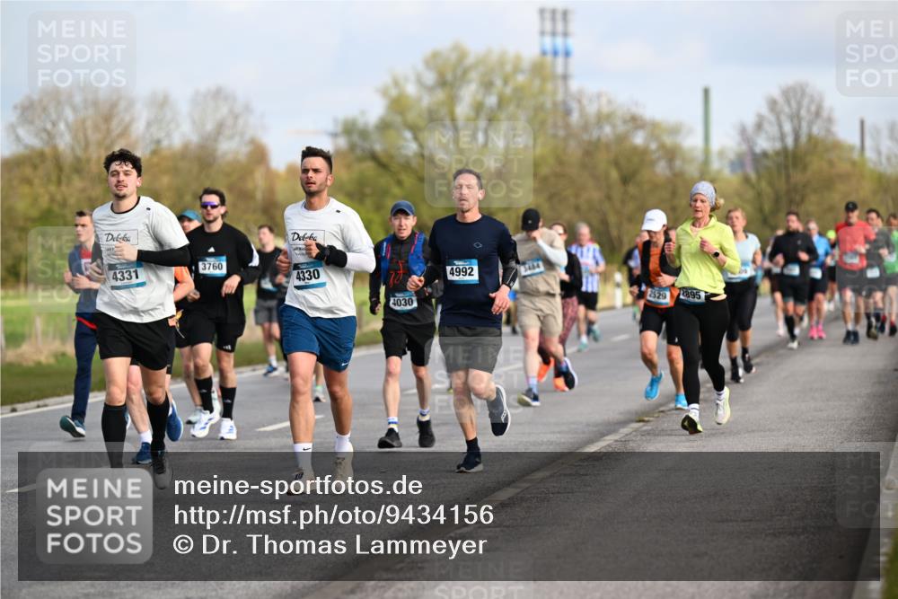 12.04.2026 - 45. Internationalen Wilhelmsburger Insellauf Dr. Thomas Lammeyer http://msf.ph/oto/9434156 12.04.2026 09:20:20 Laufen 4331, 3760, 4330, 4030, 4992, 3484, 2529, 2895 meine-sportfotos.de