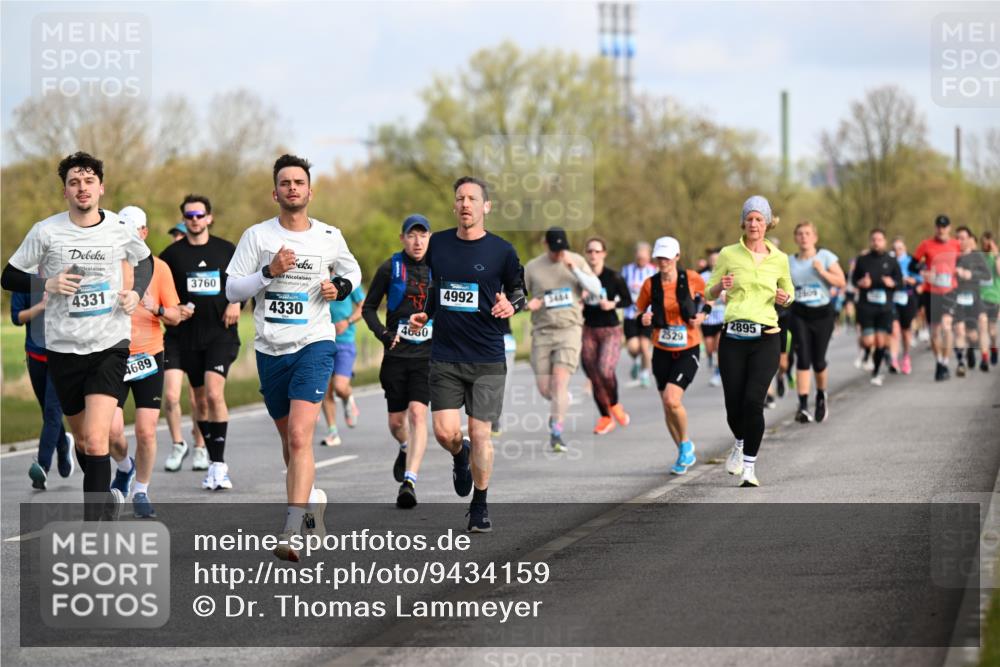 12.04.2026 - 45. Internationalen Wilhelmsburger Insellauf Dr. Thomas Lammeyer http://msf.ph/oto/9434159 12.04.2026 09:20:20 Laufen 3760, 4331, 4689, 4330, 4660, 4992, 3484, 2529, 2895, 2809 meine-sportfotos.de