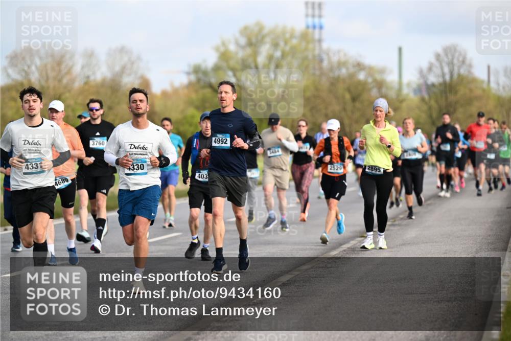 12.04.2026 - 45. Internationalen Wilhelmsburger Insellauf Dr. Thomas Lammeyer http://msf.ph/oto/9434160 12.04.2026 09:20:21 Laufen 4331, 4689, 3760, 330, 403, 4992, 3484, 2529, 2895, 2805 meine-sportfotos.de