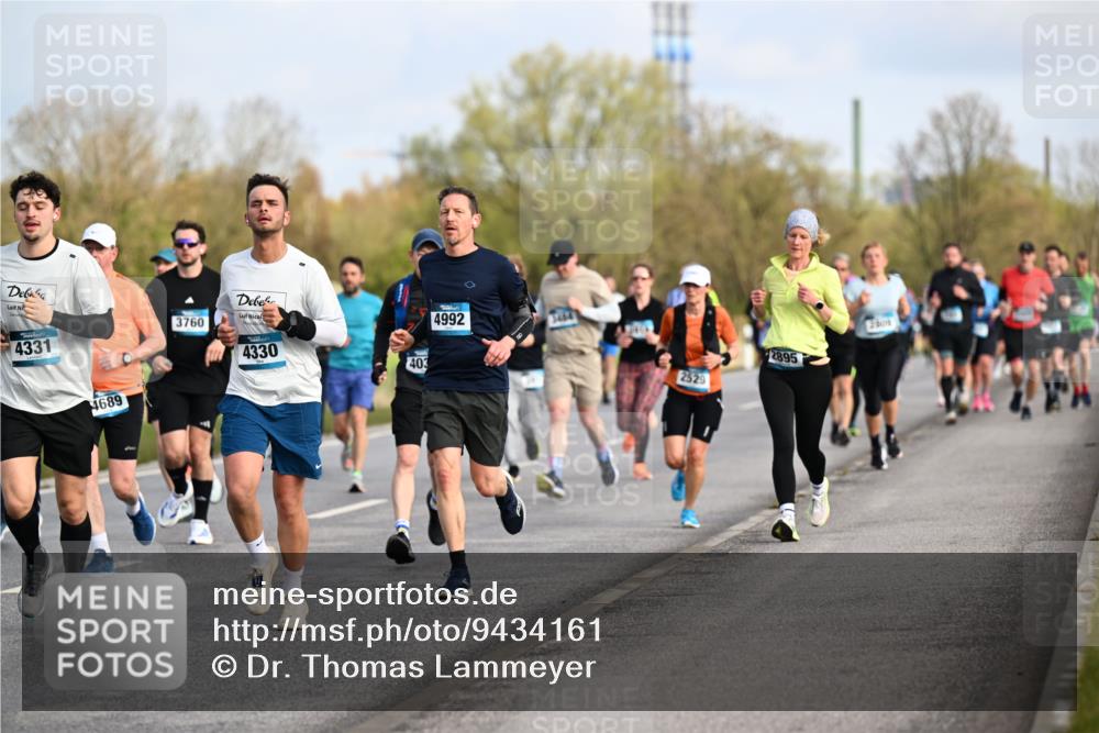 12.04.2026 - 45. Internationalen Wilhelmsburger Insellauf Dr. Thomas Lammeyer http://msf.ph/oto/9434161 12.04.2026 09:20:21 Laufen 3760, 4331, 4689, 4330, 403, 4992, 3464, 2529, 2895 meine-sportfotos.de