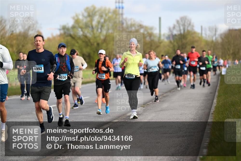 12.04.2026 - 45. Internationalen Wilhelmsburger Insellauf Dr. Thomas Lammeyer http://msf.ph/oto/9434166 12.04.2026 09:20:22 Laufen 4992, 2529, 4030, 2895 meine-sportfotos.de