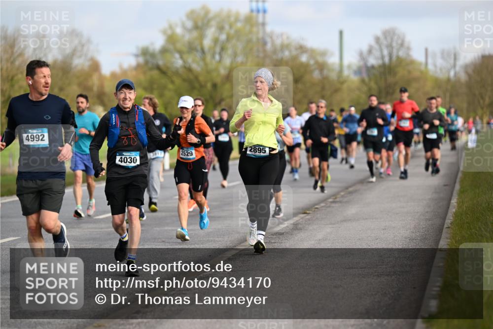 12.04.2026 - 45. Internationalen Wilhelmsburger Insellauf Dr. Thomas Lammeyer http://msf.ph/oto/9434170 12.04.2026 09:20:22 Laufen 4992, 4030, 2529, 2895 meine-sportfotos.de