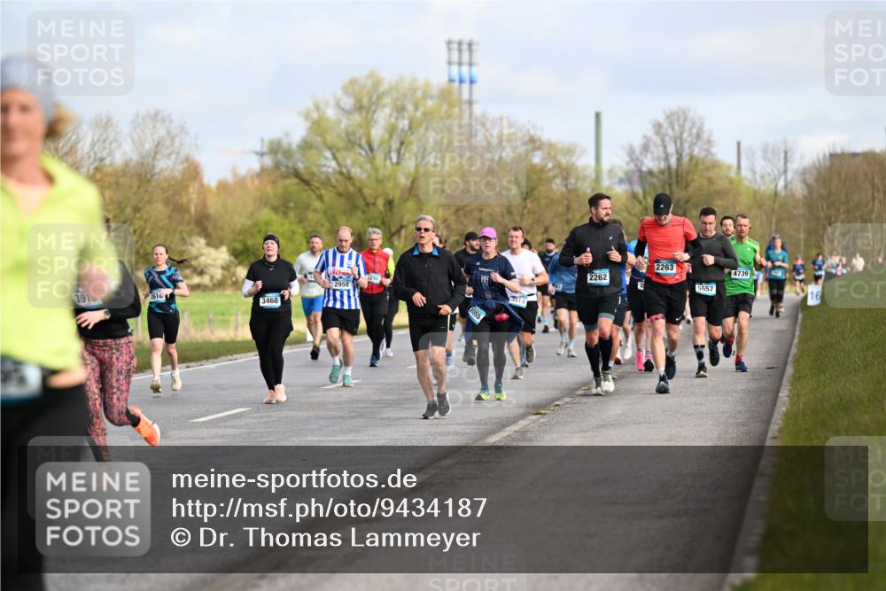 12.04.2026 - 45. Internationalen Wilhelmsburger Insellauf Dr. Thomas Lammeyer http://msf.ph/oto/9434187 12.04.2026 09:20:26 Laufen 2958, 3910, 261, 3468, 2263, 4739, 2262, 5557, 3513, 2055 meine-sportfotos.de