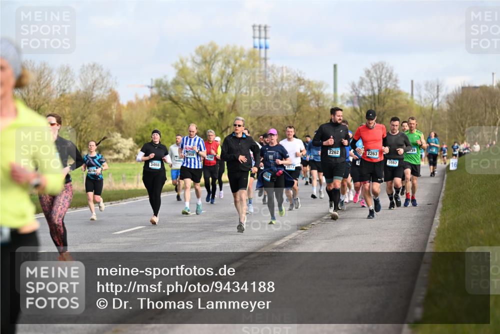 12.04.2026 - 45. Internationalen Wilhelmsburger Insellauf Dr. Thomas Lammeyer http://msf.ph/oto/9434188 12.04.2026 09:20:26 Laufen 2958, 4298, 3468, 3513, 2618, 2262, 2263, 5557 meine-sportfotos.de
