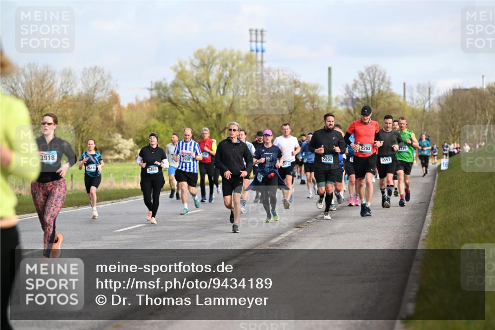 12.04.2026 - 45. Internationalen Wilhelmsburger Insellauf Dr. Thomas Lammeyer http://msf.ph/oto/9434189 12.04.2026 09:20:26 Laufen 3918, 2958, 2618, 3468, 3513, 2262, 2263, 5557, 4739 meine-sportfotos.de