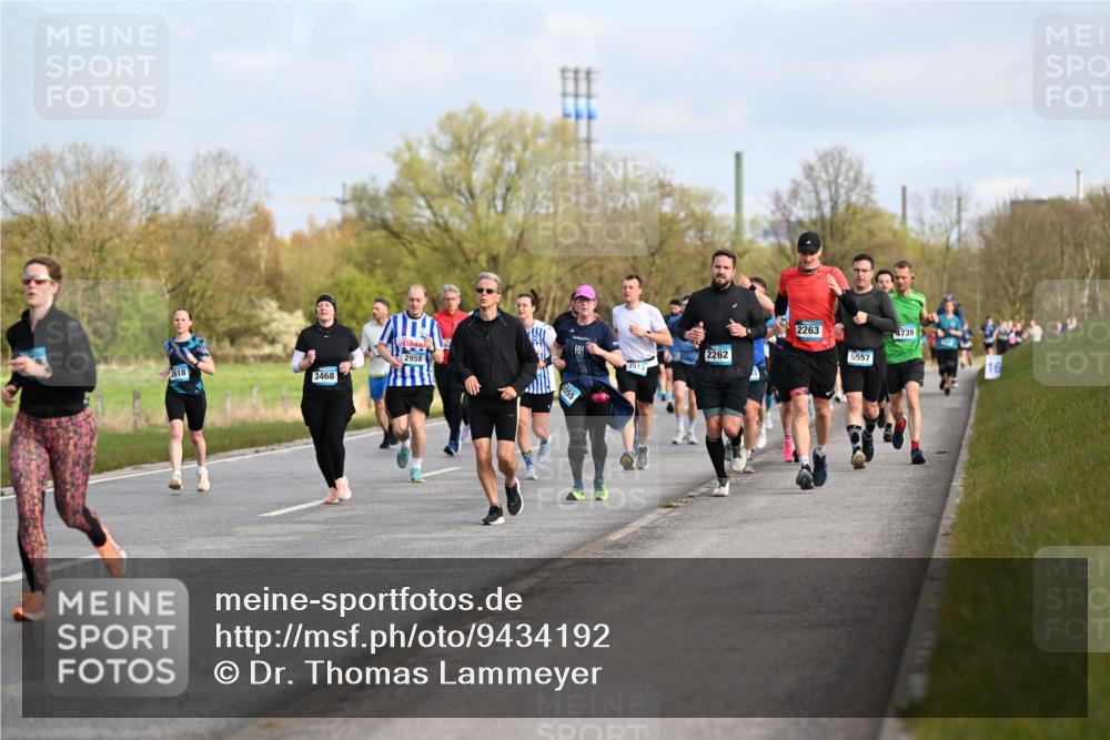 12.04.2026 - 45. Internationalen Wilhelmsburger Insellauf Dr. Thomas Lammeyer http://msf.ph/oto/9434192 12.04.2026 09:20:27 Laufen 2618, 3468, 2958, 2263, 4739, 2262, 5557, 3513 meine-sportfotos.de