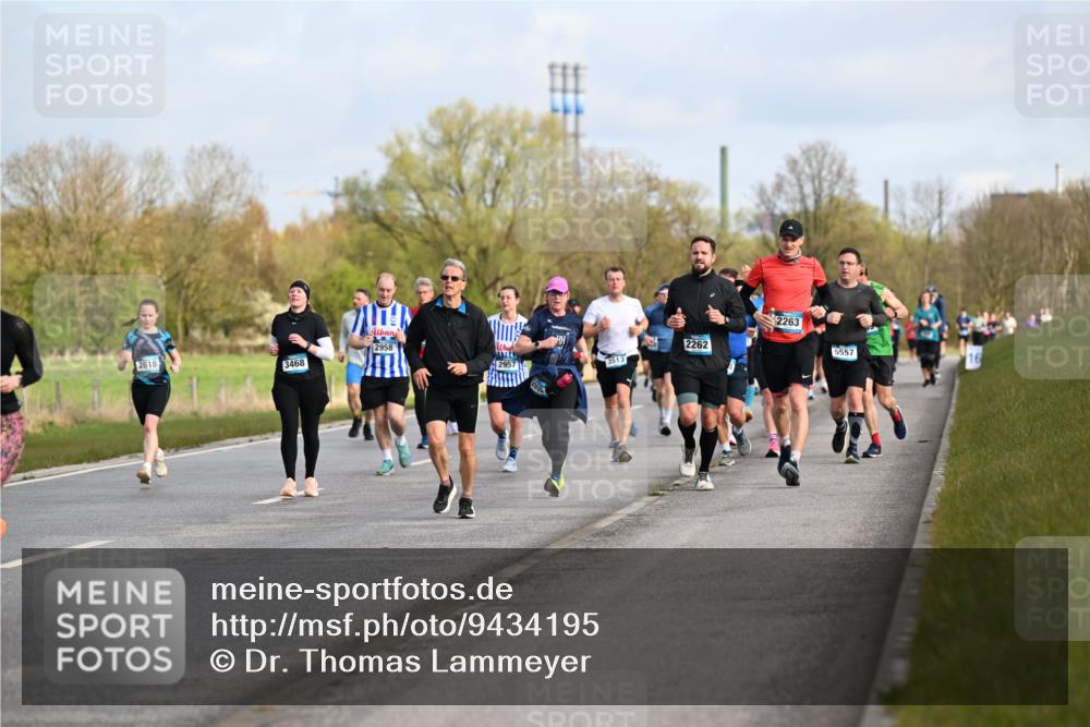 12.04.2026 - 45. Internationalen Wilhelmsburger Insellauf Dr. Thomas Lammeyer http://msf.ph/oto/9434195 12.04.2026 09:20:27 Laufen 2618, 3468, 2958, 3513, 2262, 2263, 5557 meine-sportfotos.de