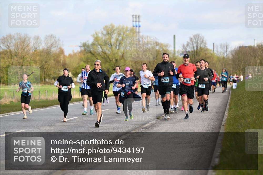 12.04.2026 - 45. Internationalen Wilhelmsburger Insellauf Dr. Thomas Lammeyer http://msf.ph/oto/9434197 12.04.2026 09:20:28 Laufen 3468, 2618, 3513, 2262, 2263, 5557, 703 meine-sportfotos.de
