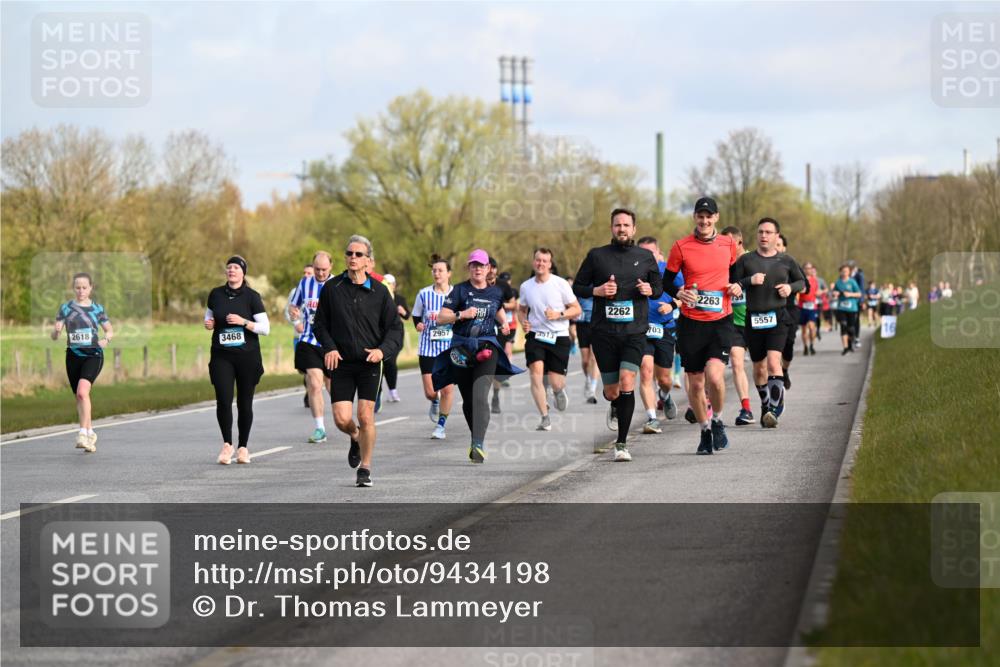 12.04.2026 - 45. Internationalen Wilhelmsburger Insellauf Dr. Thomas Lammeyer http://msf.ph/oto/9434198 12.04.2026 09:20:28 Laufen 2618, 3468, 2957, 3513, 2262, 703, 2263, 5557 meine-sportfotos.de