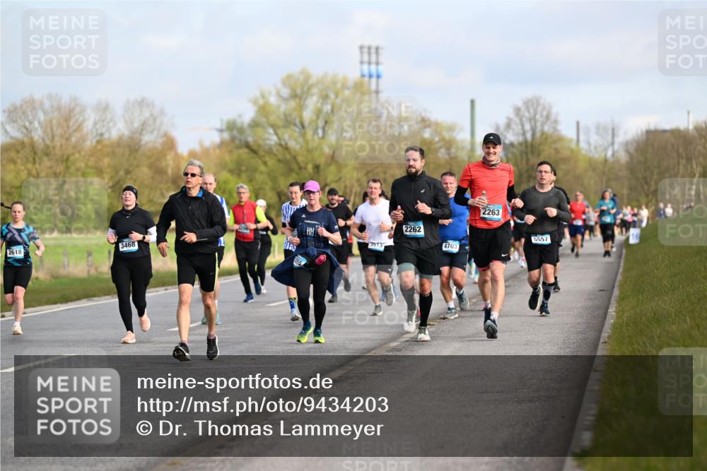 12.04.2026 - 45. Internationalen Wilhelmsburger Insellauf Dr. Thomas Lammeyer http://msf.ph/oto/9434203 12.04.2026 09:20:29 Laufen 165, 3468, 2618, 3513, 2262, 4703, 2263, 5557 meine-sportfotos.de