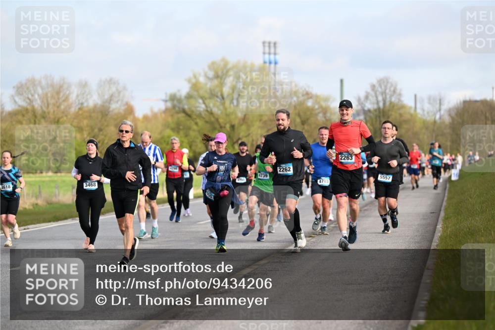 12.04.2026 - 45. Internationalen Wilhelmsburger Insellauf Dr. Thomas Lammeyer http://msf.ph/oto/9434206 12.04.2026 09:20:29 Laufen 4739, 2618, 3468, 2262, 4703, 2263, 5557 meine-sportfotos.de