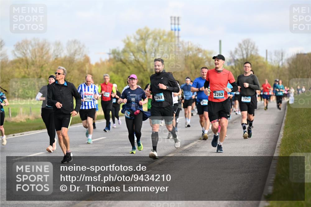 12.04.2026 - 45. Internationalen Wilhelmsburger Insellauf Dr. Thomas Lammeyer http://msf.ph/oto/9434210 12.04.2026 09:20:30 Laufen 2958, 2262, 4703, 2263, 5557 meine-sportfotos.de