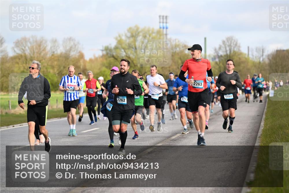 12.04.2026 - 45. Internationalen Wilhelmsburger Insellauf Dr. Thomas Lammeyer http://msf.ph/oto/9434213 12.04.2026 09:20:30 Laufen 2958, 2055, 3513, 4703, 2262, 2263, 5557 meine-sportfotos.de