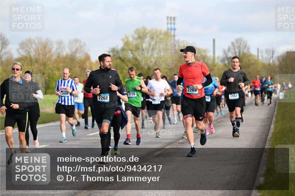 12.04.2026 - 45. Internationalen Wilhelmsburger Insellauf Dr. Thomas Lammeyer http://msf.ph/oto/9434217 12.04.2026 09:20:31 Laufen 2958, 4739, 2262, 3513, 2263, 5557, 00 meine-sportfotos.de