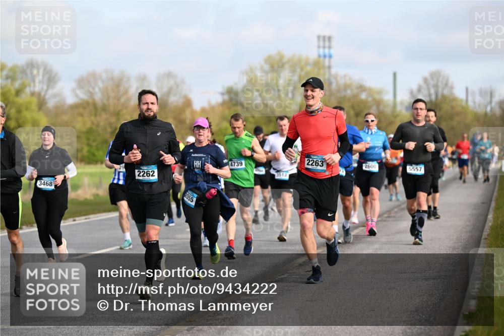 12.04.2026 - 45. Internationalen Wilhelmsburger Insellauf Dr. Thomas Lammeyer http://msf.ph/oto/9434222 12.04.2026 09:20:32 Laufen 3468, 2262, 4739, 2263, 2600, 5557, 3513, 2055 meine-sportfotos.de