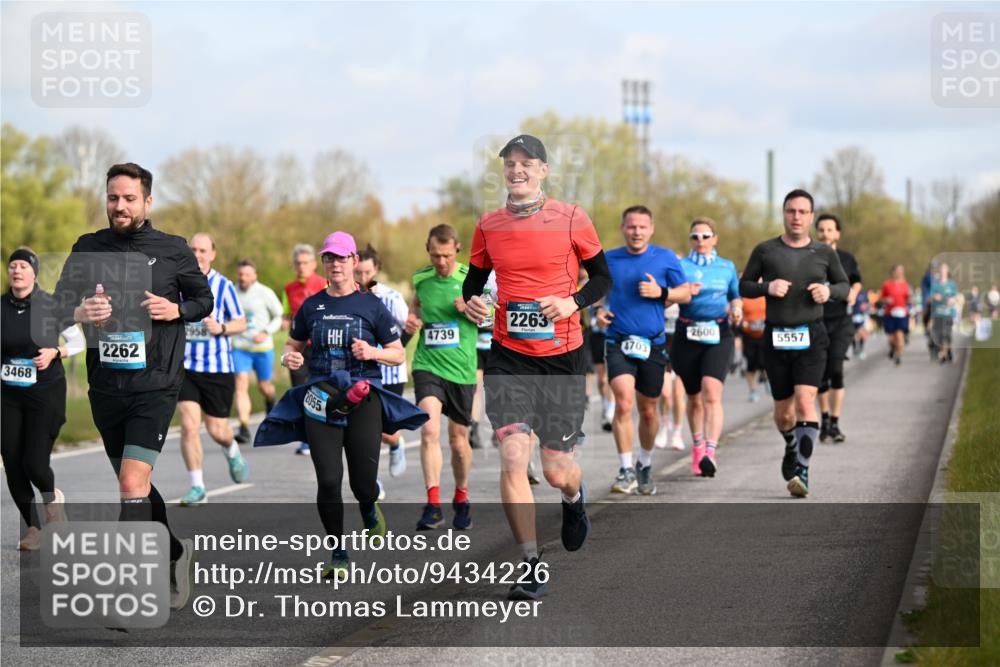 12.04.2026 - 45. Internationalen Wilhelmsburger Insellauf Dr. Thomas Lammeyer http://msf.ph/oto/9434226 12.04.2026 09:20:32 Laufen 2263, 4739, 958, 4703, 2262, 3468, 33, 2600, 5557 meine-sportfotos.de