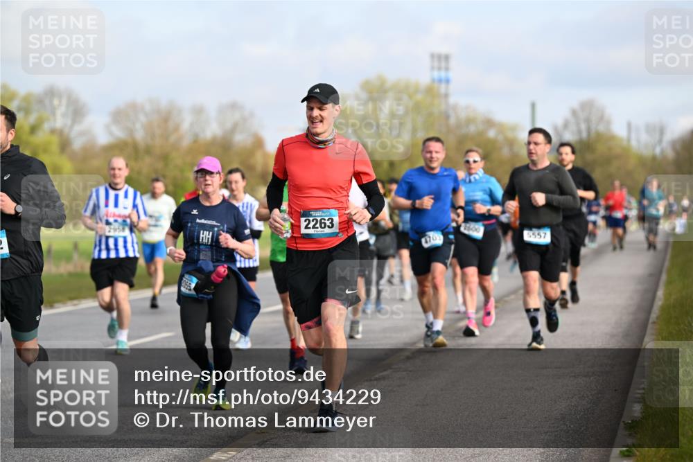 12.04.2026 - 45. Internationalen Wilhelmsburger Insellauf Dr. Thomas Lammeyer http://msf.ph/oto/9434229 12.04.2026 09:20:33 Laufen 2958, 2263, 065, 4709, 1800, 5557 meine-sportfotos.de