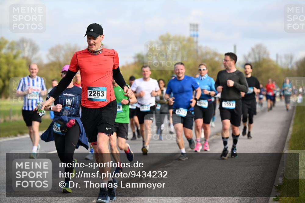 12.04.2026 - 45. Internationalen Wilhelmsburger Insellauf Dr. Thomas Lammeyer http://msf.ph/oto/9434232 12.04.2026 09:20:33 Laufen 2958, 2263, 3813, 4703, 5557 meine-sportfotos.de