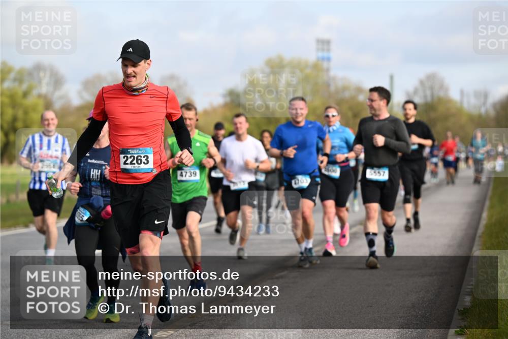 12.04.2026 - 45. Internationalen Wilhelmsburger Insellauf Dr. Thomas Lammeyer http://msf.ph/oto/9434233 12.04.2026 09:20:33 Laufen 2263, 4739, 5557 meine-sportfotos.de
